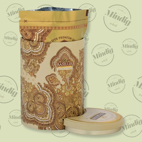 Basilur Tea Masala Chai Oriental 100g szálas fekete tea (egzotikus fűszerekkel) - fém díszdobozban